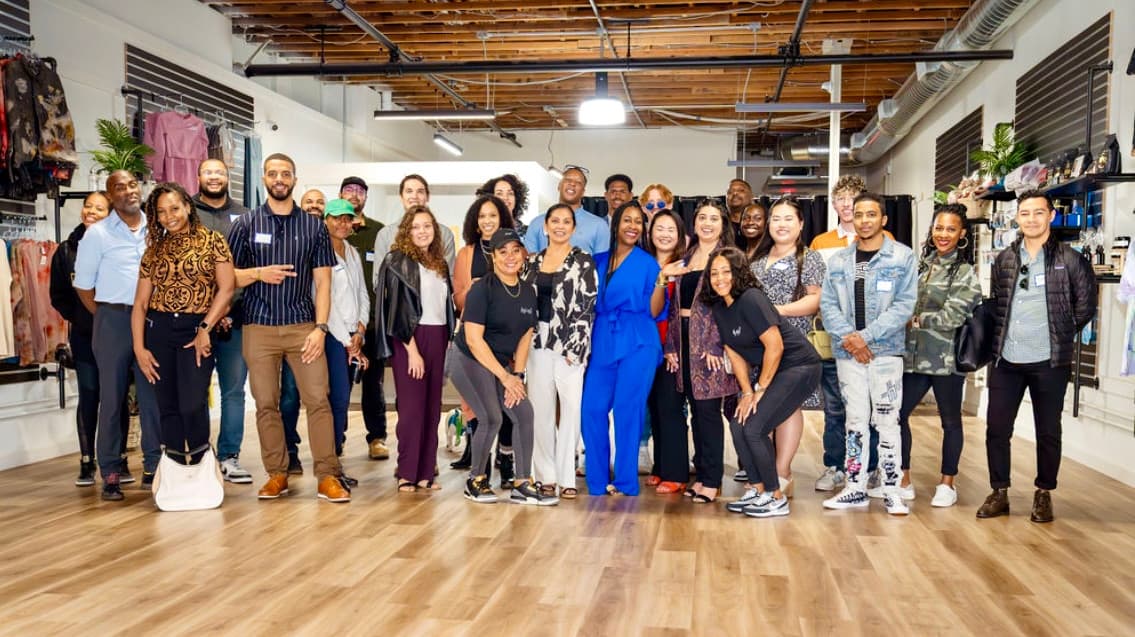 Neighbors and pros at a WeBeGiggin event